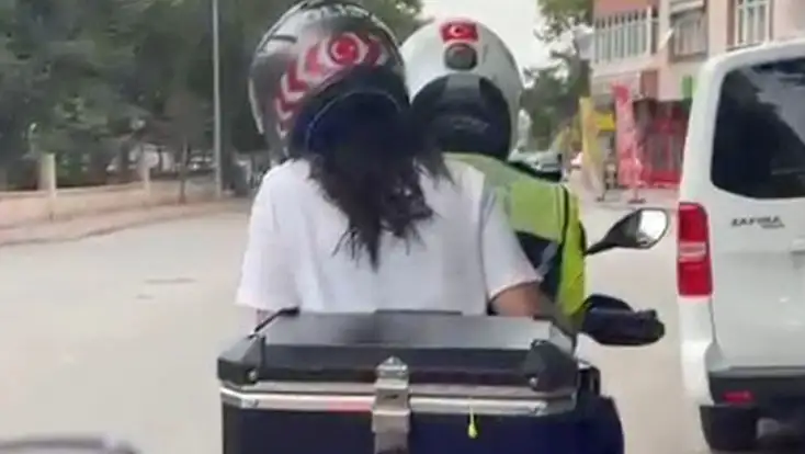 Konya'da sınava geç kalanların imdadına polis yetişti! İşte o anlar