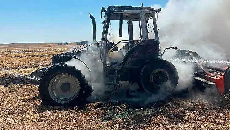 Konya'da traktör alevlere teslim oldu