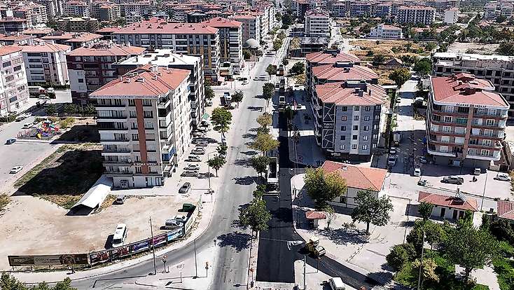 Konya'da ulaşımı rahatlatacak 800 metrelik dev asfalt adımı atıldı
