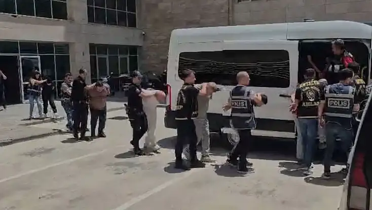 Konya merkezli 24 ilde ehliyet sınavı usulsüzlüğüne operasyon!