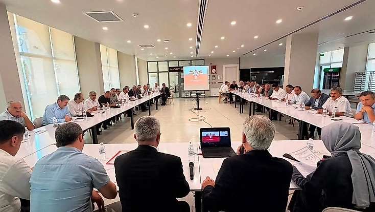 Konya’nın 31 ilçesi Karapınar’da eğitim için toplandı