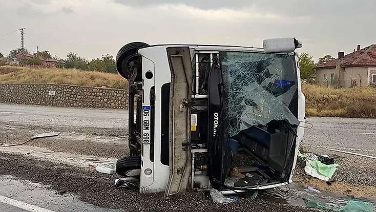 Konya yolunda can pazarı! İşçi servisi devrildi, çok sayıda yaralı var