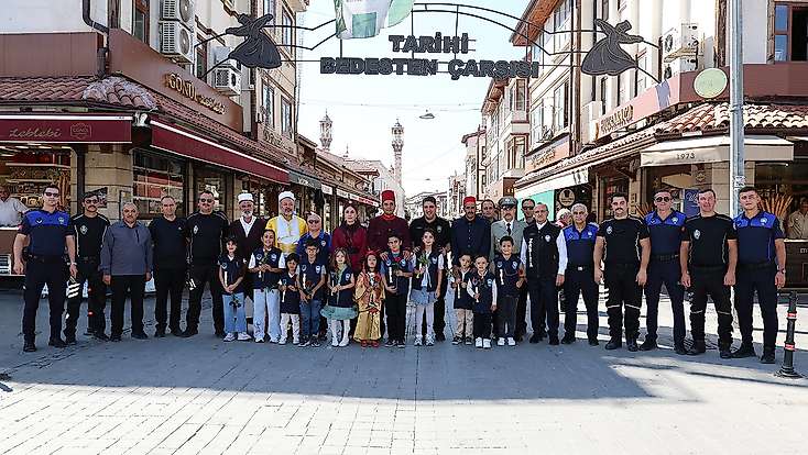 Konya zabıtasından 200. yıl kutlaması: Tarihi üniformalarla esnaf ziyareti