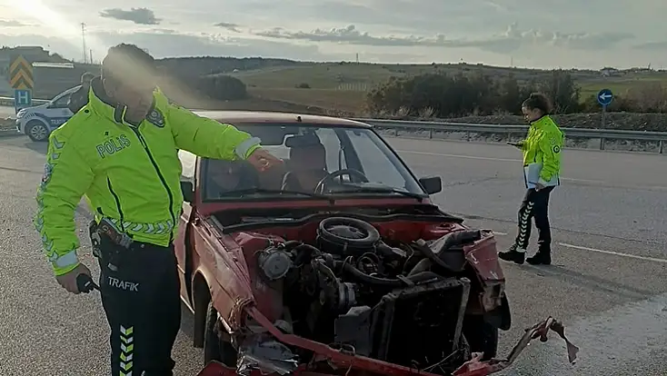 Konya'da otomobil ile tır çarpıştı!