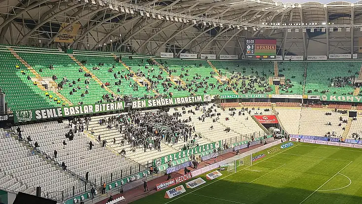 Konyaspor 3 üst tribünü kapattı