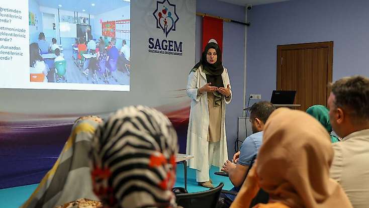 SAGEM'den ailelere okula uyum semineri
