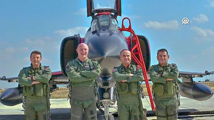Türk ve İngiliz Generalleri Konya'da uçuş yaptı