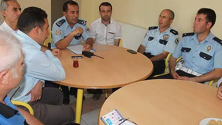 Beyşehir'de polisten mahalle huzur toplantısı