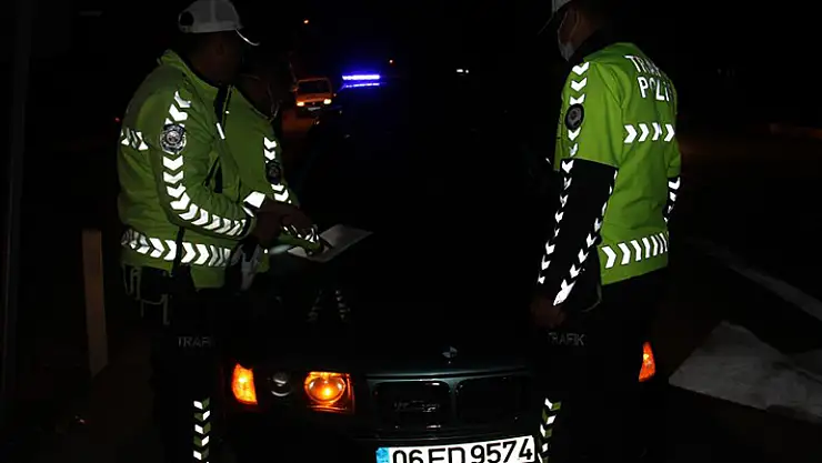 Konya'da polisten kaçan otomobil 60 kilometrelik kovalamacayla yakalandı
