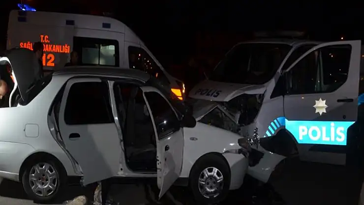 Konya'da polisten kaçan yabancı uyruklular kazaya neden oldu: 8 yaralı