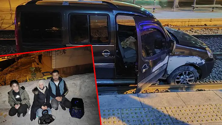 Konya'da polisten kaçarken tramvay yoluna giren araçtan düzensiz göçmen çıktı!
