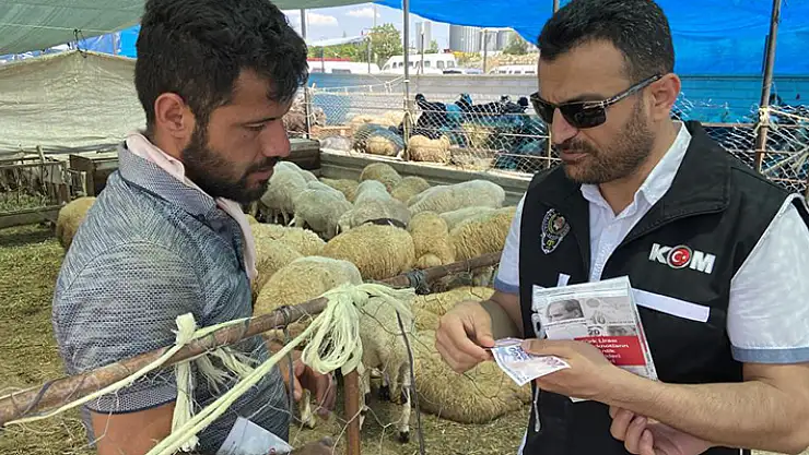 Konya'da polisten kurban pazarında sahte para uyarısı
