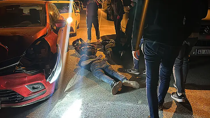 Kütahya'da polisten kaçan 4 şüpheli, 10 kilometrelik takiple yakalandı 
