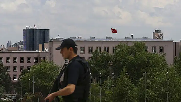 Mecliste rehin alma olayı: İki kişi gözaltında