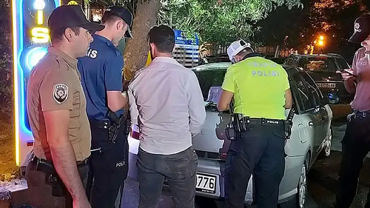 Polisten 'değnekçi' operasyonu