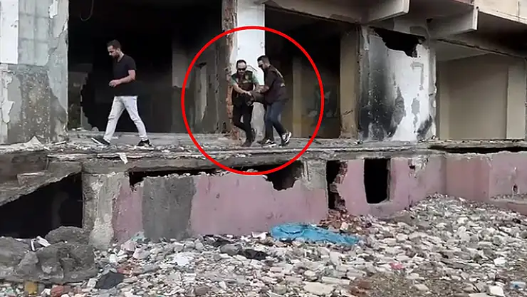 Polisten kaçarken 12 metre yükseklikten atlayan hırsızlık şüphelisi, yaralandı
