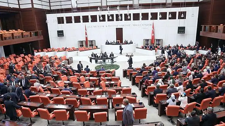 Sandalye dağılımı değişen mecliste milletvekili sayısı düştü