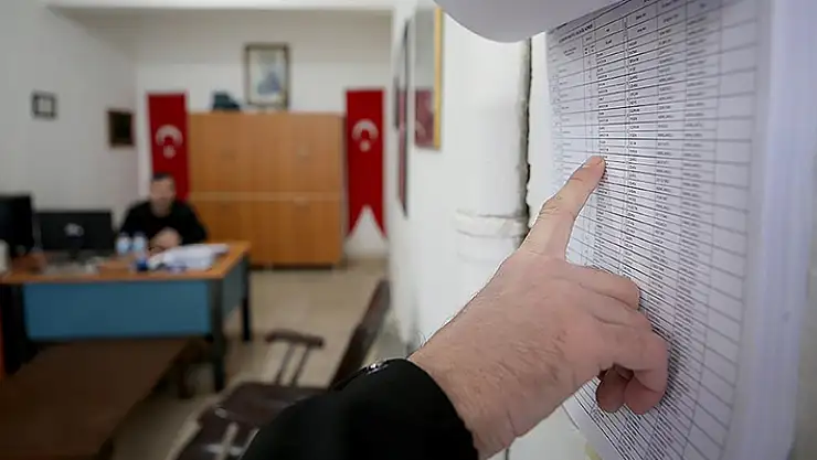 Seçmen listeleri askıya çıkarıldı
