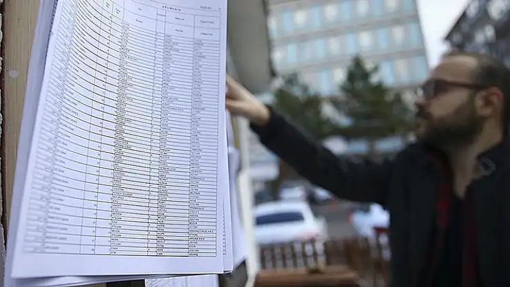 Seçmen listeleri yarın askıya çıkıyor
