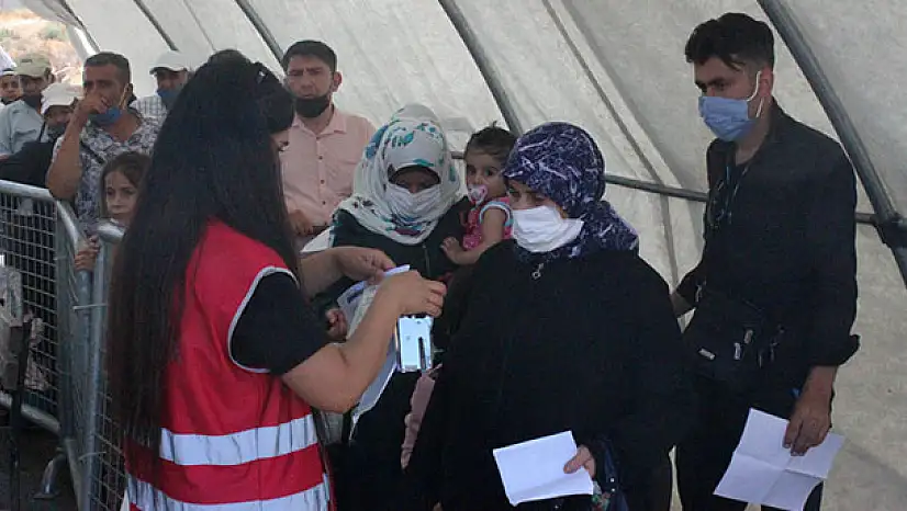 21 bin 500 Suriyeli bayram için ülkesine gitti
