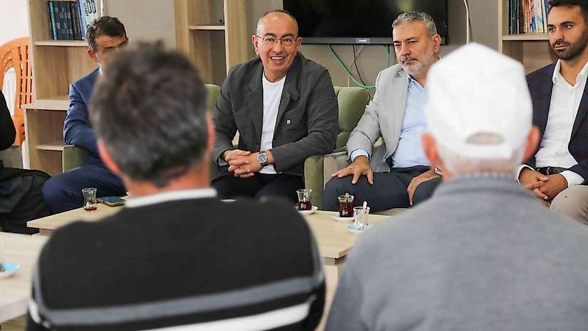 Başkan Kavuş hizmet için vatandaşın kapısını çaldı
