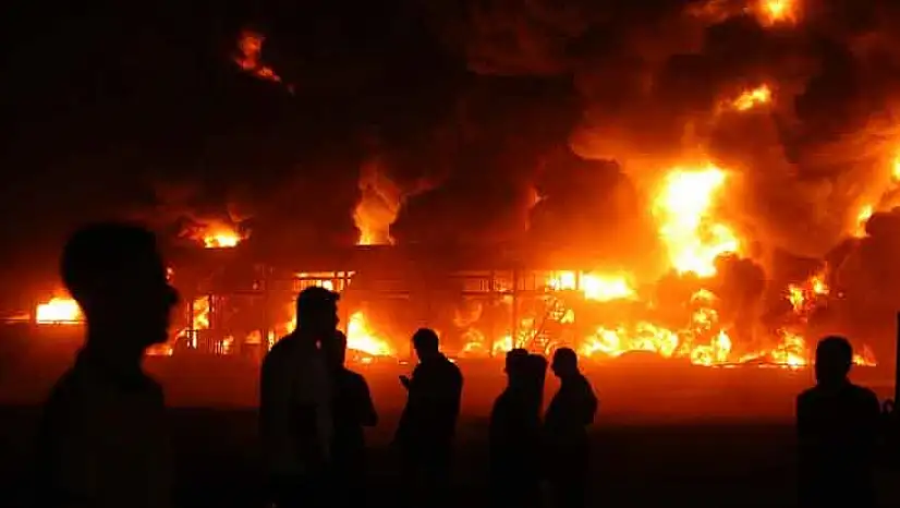 İsrail ve ABD saldırılarına karşı İran'ın bölgedeki enerji tesislerini vurması piyasaları sarstı