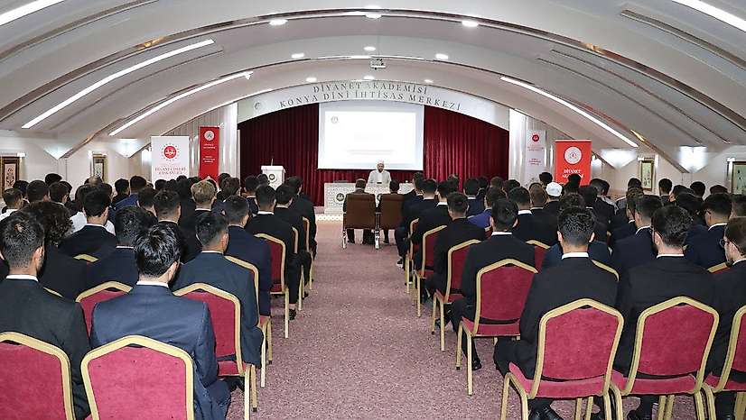 Konya'da aday din görevlilerine eğitim