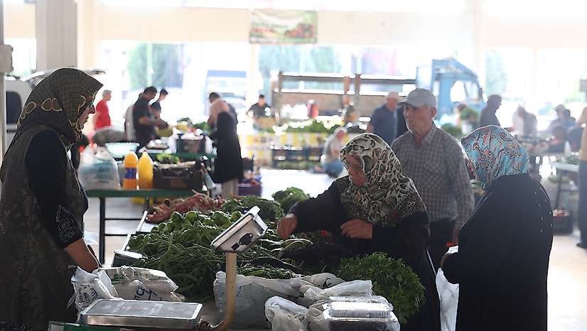 Konya'da aracısız yerli pazar: Üretici de tüketici de memnun