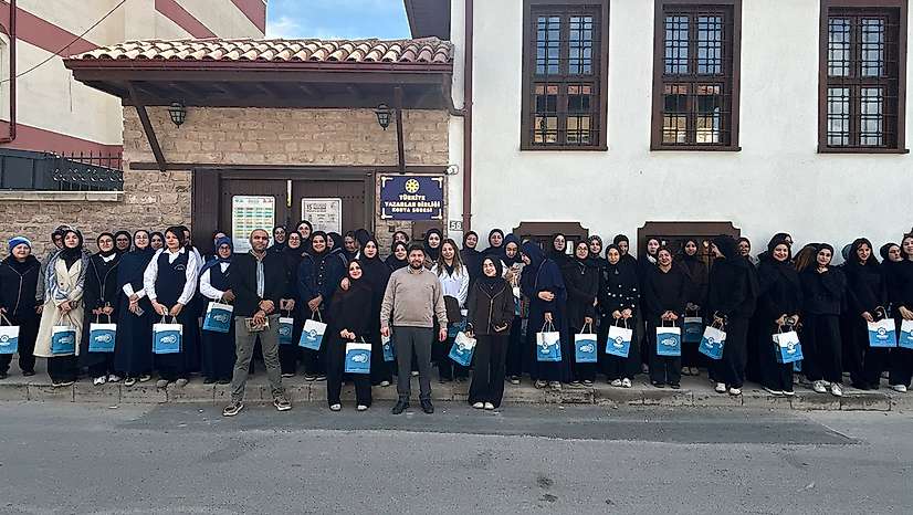 Konya'da minik yazarlar usta kalemlerle buluşuyor