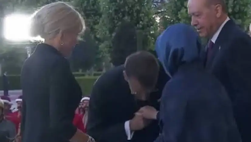 Macron kuralları unuttu! Emine Erdoğan, elini öpmesine izin vermedi