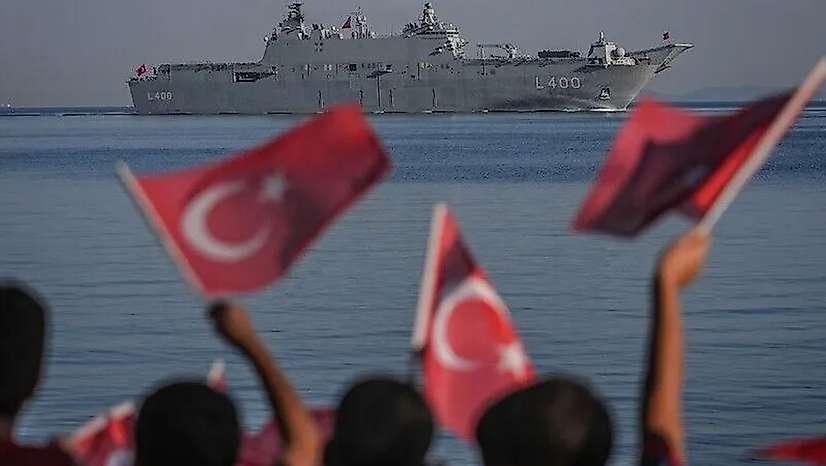 Türk donanması gövde gösterisi yaptı