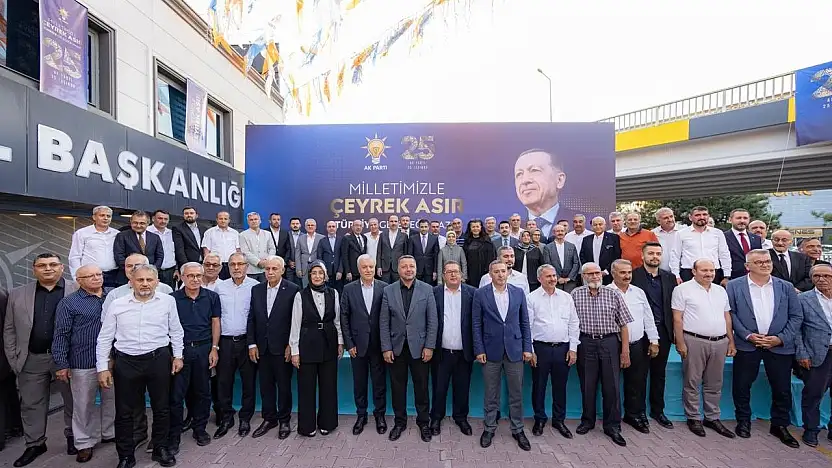 AK Parti Konya'da çeyrek asır buluşması