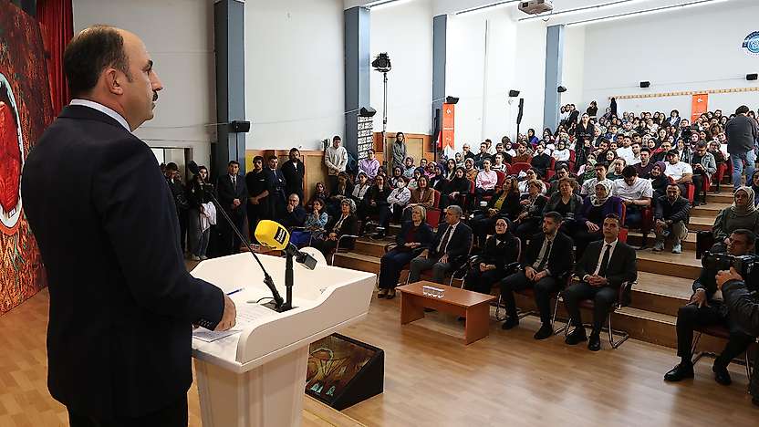 Başkan Altay gençlerle bir araya geldi