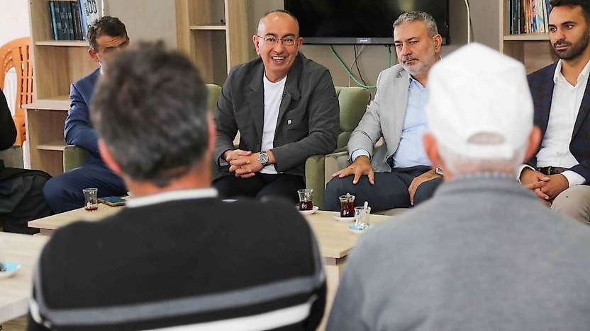 Başkan Kavuş hizmet için vatandaşın kapısını çaldı