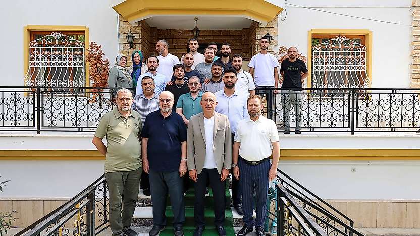 Başkan Kavuş'tan gençlere moral ziyareti: 'Bu savaşı birlikte kazanacağız'