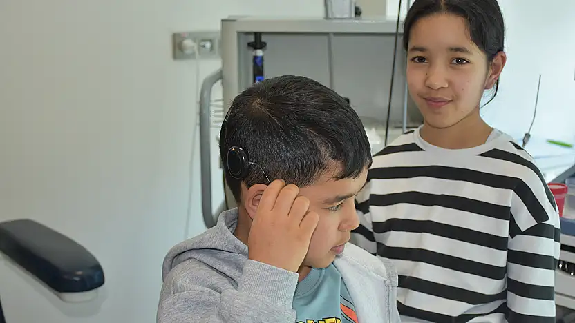 Doğuştan işitme engelli kardeşler Konya'da mutluluğa kavuştular