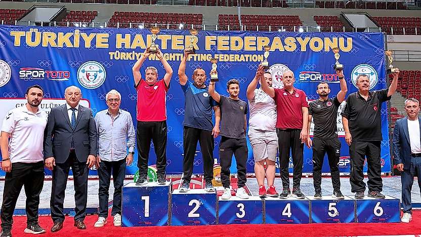 Karatay Belediyesporlu haltercilerden çifte başarı