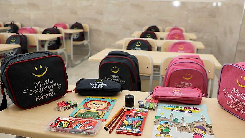 Karatay'da okula başlayacak miniklere müjde! 9 bin öğrenciye eğitim desteği