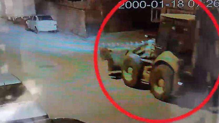 Konya'da akılalmaz hırsızlık: Tarihi kaideyi kepçeyle söktüler
