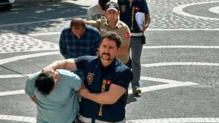 Konya'da araçtan çıkanlar şoke etti: 5 bin 700 kullanımlık!