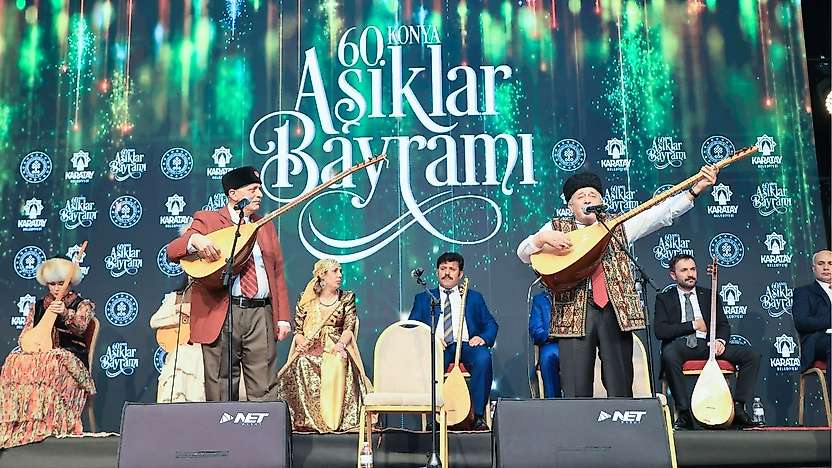 Konya'da aşıkların sözleri, sazla yankılanıyor