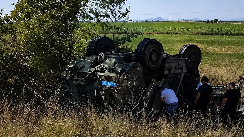 Konya'da askeri araç şarampole devrildi