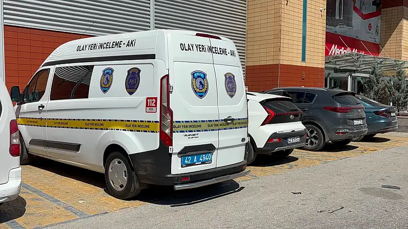 Konya'da AVM'de çıkan bıçaklı kavga can aldı