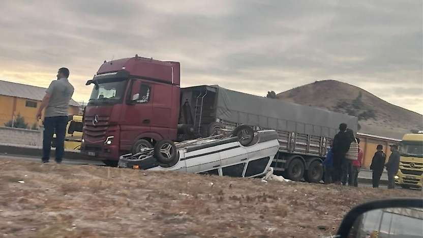 Konya'da çekici ile otomobil kazasında 1 yaralı