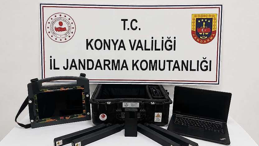 Konya'da definecilere suçüstü: Tam teçhizat yakalandılar