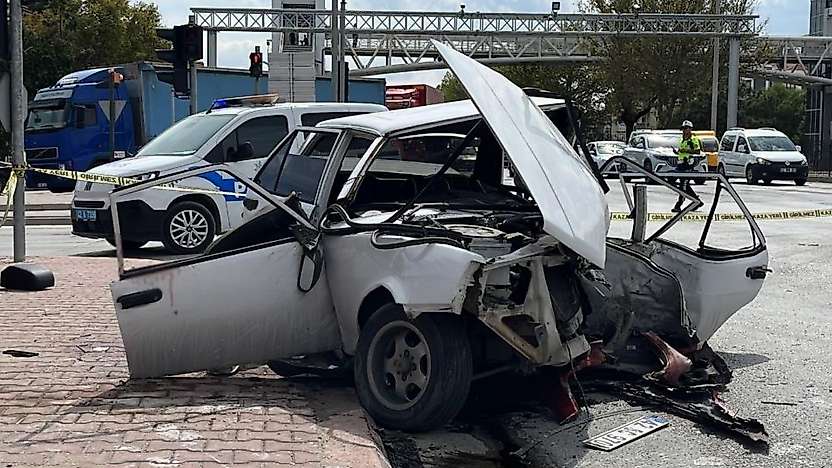 Konya'da feci kaza: 3'ü ağır 4 yaralı