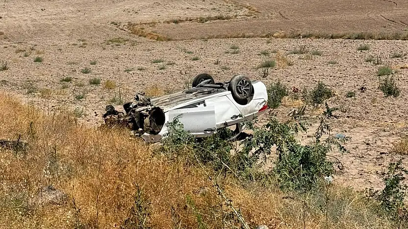 Konya'da feci kaza: Otomobil şarampole uçtu