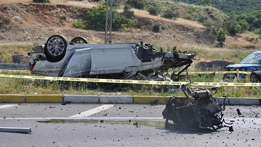 Konya'da feci kazada aracın motoru yola fırladı