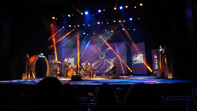 Konya'da gönüllere dokunan festival devam ediyor