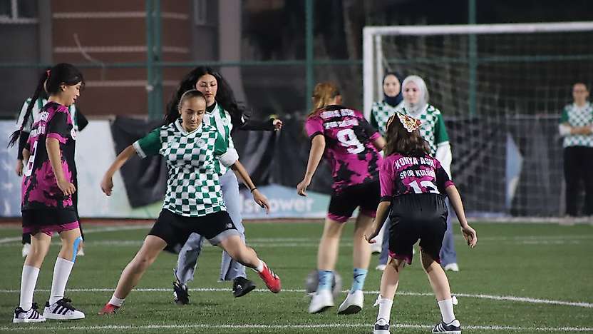 Konya'da 'Kız Çocukları Günü' için kadın futbol maçı düzenlendi